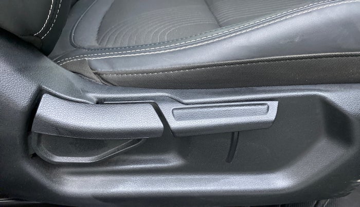 2021 Hyundai VENUE 1.0L Turbo GDI SX(O) MT, Petrol, Manual, 16,594 km, Driver Side Adjustment Panel