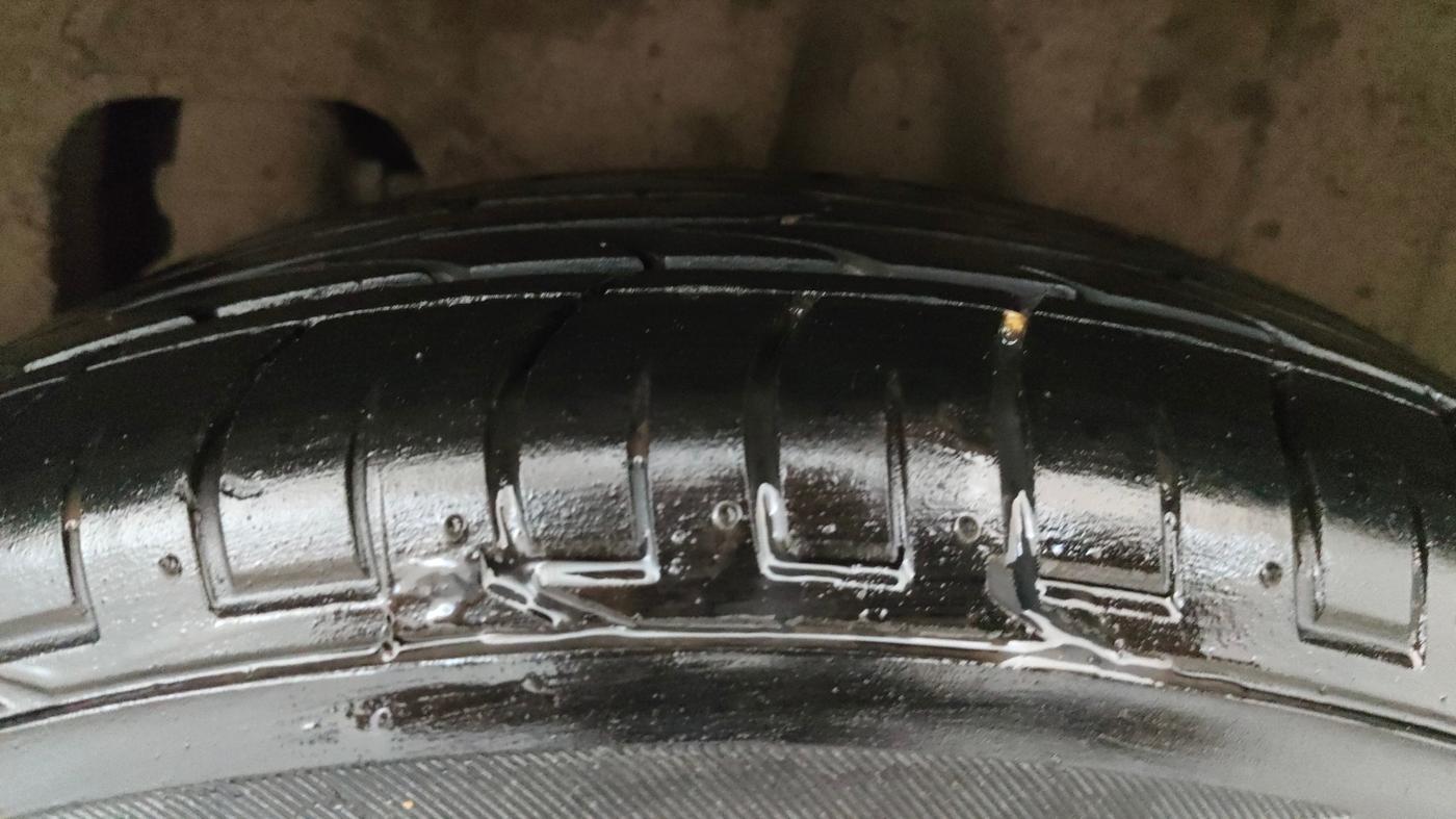 2024 Mahindra XUV300 W8 1.2 PETROL, Petrol, Manual, 29,360 km, Left Rear Tyre Tread