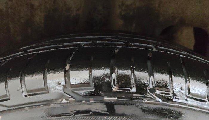 2024 Mahindra XUV300 W8 1.2 PETROL, Petrol, Manual, 29,360 km, Right Rear Tyre Tread