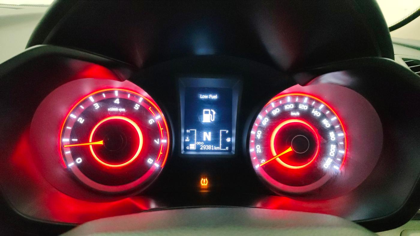 2024 Mahindra XUV300 W8 1.2 PETROL, Petrol, Manual, 29,360 km, Odometer Image