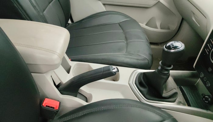 2024 Mahindra XUV300 W8 1.2 PETROL, Petrol, Manual, 29,360 km, Gear Lever