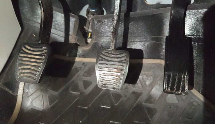 2024 Mahindra XUV300 W8 1.2 PETROL, Petrol, Manual, 29,360 km, Pedals