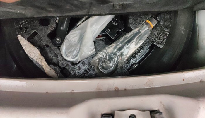 2024 Mahindra XUV300 W8 1.2 PETROL, Petrol, Manual, 29,360 km, Spare Tyre