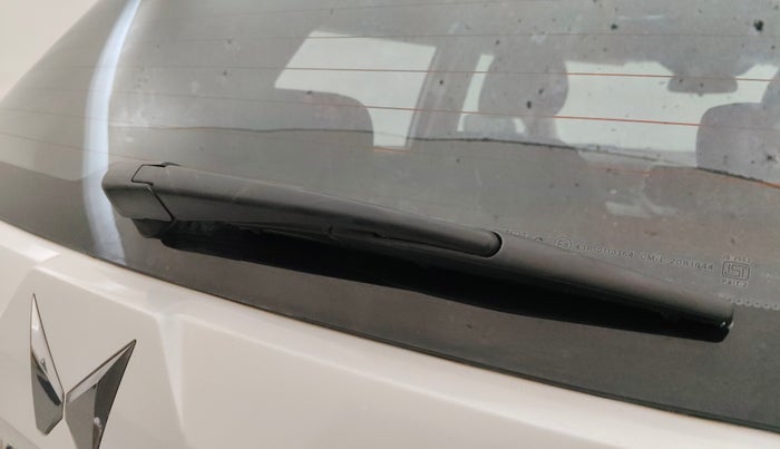 2024 Mahindra XUV300 W8 1.2 PETROL, Petrol, Manual, 29,360 km, Rear Wiper