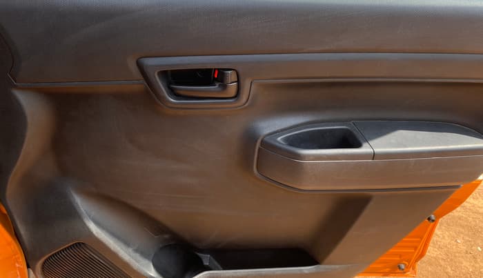 2019 Maruti S PRESSO VXI PLUS AMT, Petrol, Automatic, 28,473 km, Driver Side Door Panels Control