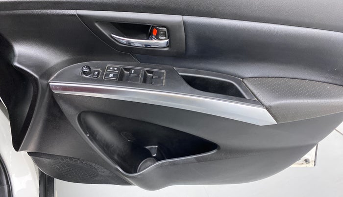 2018 Maruti S Cross ALPHA SHVS, Diesel, Manual, 58,564 km, Driver Side Door Panels Control