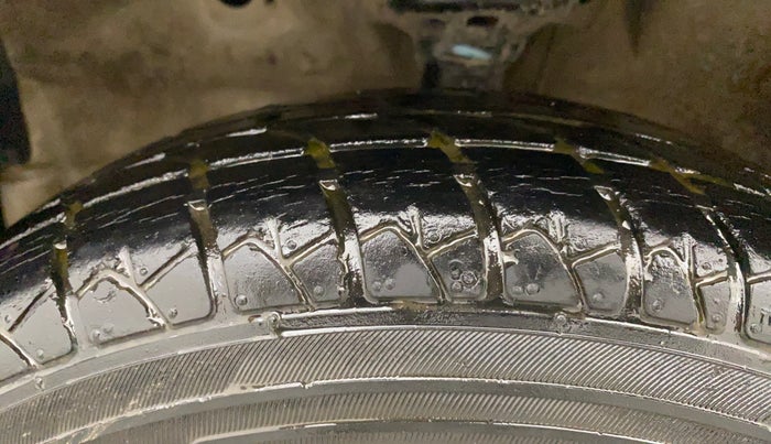 2012 Maruti Wagon R 1.0 LXI, Petrol, Manual, 54,344 km, Left Front Tyre Tread