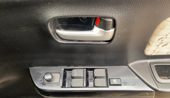 2018 Maruti Wagon R 1.0 VXI AMT, Petrol, Automatic, 23,306 km, Driver Side Door Panels Control