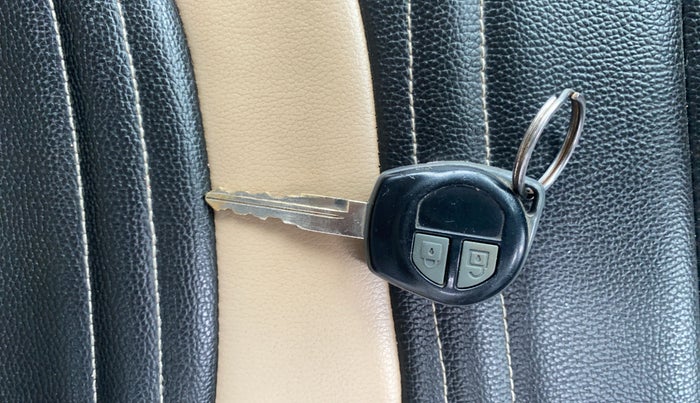 2018 Maruti Wagon R 1.0 VXI AMT, Petrol, Automatic, 23,306 km, Key Close Up