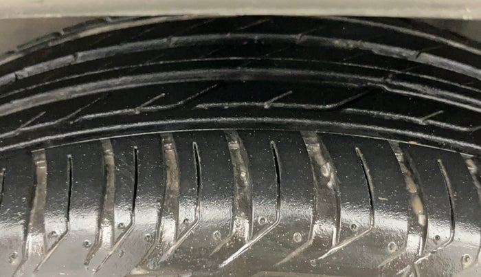 2021 Jeep Compass LIMITED (O) 2.0 DIESEL, Diesel, Manual, 81,139 km, Left Front Tyre Tread