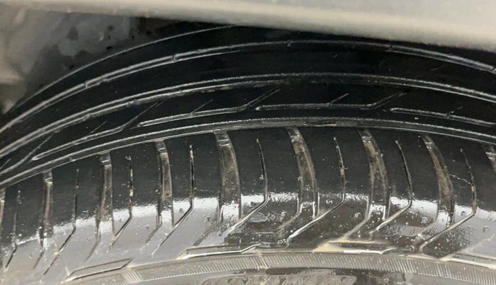 2021 Jeep Compass LIMITED (O) 2.0 DIESEL, Diesel, Manual, 81,139 km, Right Rear Tyre Tread