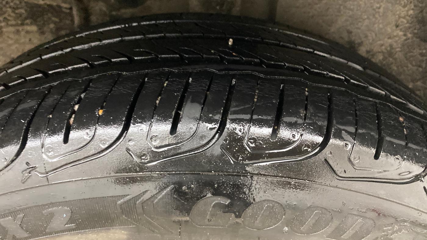 2023 Tata ALTROZ XZ PLUS SUNROOF CNG, CNG, Manual, 43,186 km, Left Rear Tyre Tread