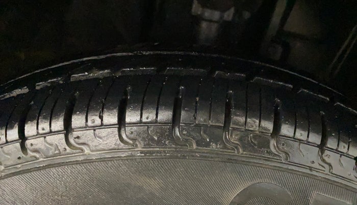 2017 Datsun Redi Go D, Petrol, Manual, 8,375 km, Right Front Tyre Tread