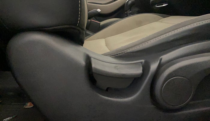 2015 Hyundai Elite i20 SPORTZ 1.2, Petrol, Manual, 31,874 km, Driver Side Adjustment Panel