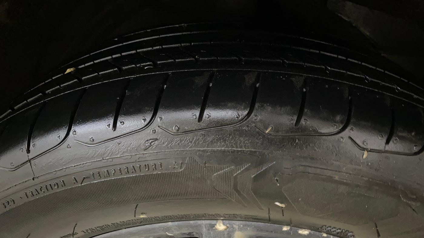 2020 MG HECTOR PLUS SHARP 1.5 PETROL TURBO DCT 6-STR, Petrol, Automatic, 74,411 km, Right Front Tyre Tread