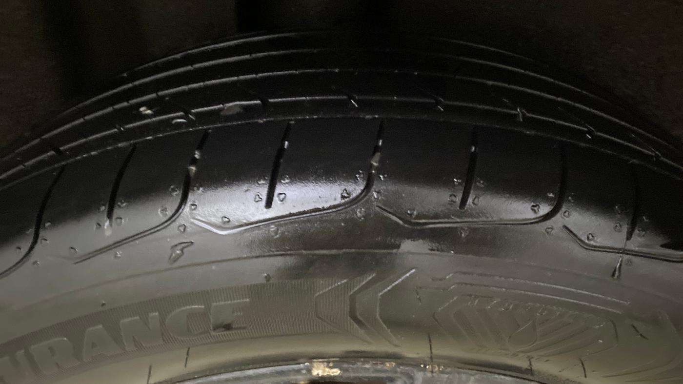 2020 MG HECTOR PLUS SHARP 1.5 PETROL TURBO DCT 6-STR, Petrol, Automatic, 74,411 km, Right Rear Tyre Tread