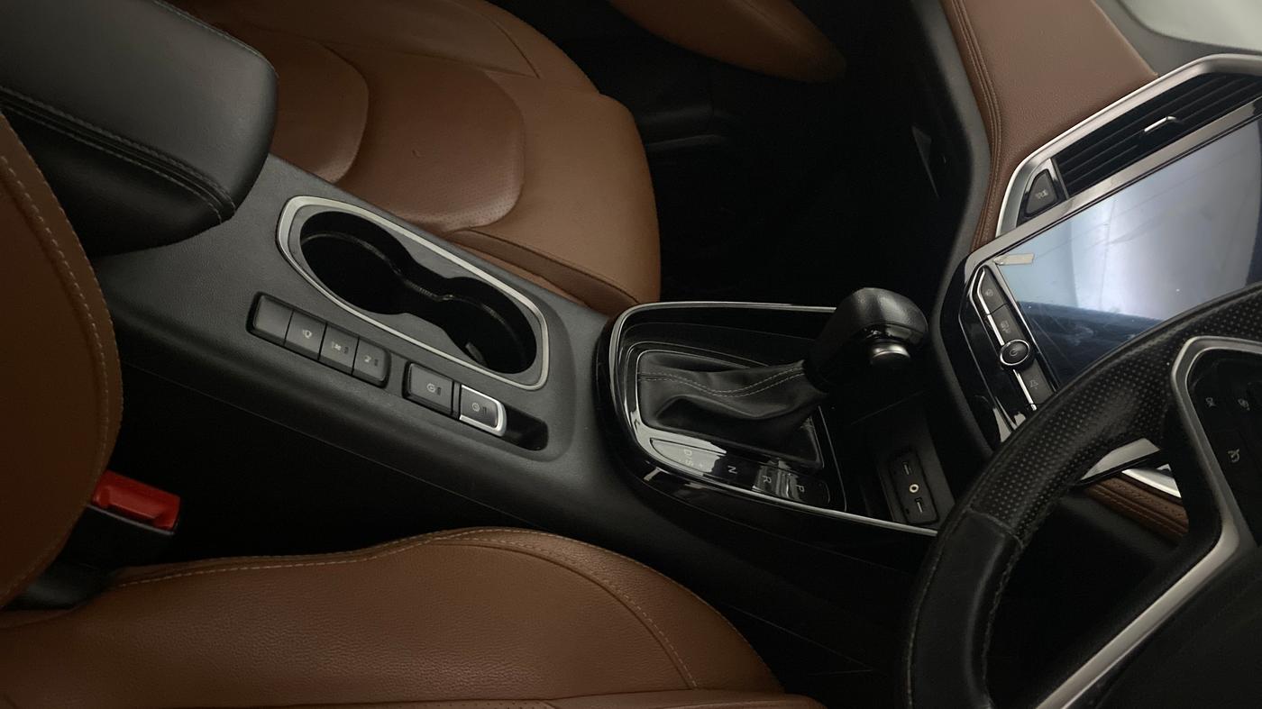 2020 MG HECTOR PLUS SHARP 1.5 PETROL TURBO DCT 6-STR, Petrol, Automatic, 74,411 km, Gear Lever