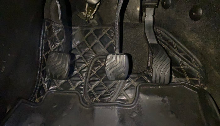 2022 Renault Kiger RXT MT, Petrol, Manual, 51,722 km, Pedals