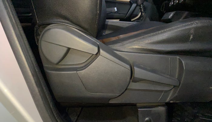 2022 Renault Kiger RXT MT, Petrol, Manual, 51,722 km, Driver Side Adjustment Panel