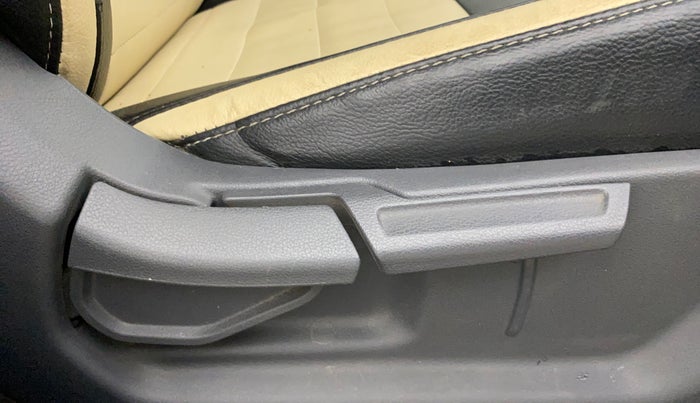 2020 Hyundai GRAND I10 NIOS SPORTZ AMT 1.2 KAPPA VTVT, Petrol, Automatic, 70,161 km, Driver Side Adjustment Panel