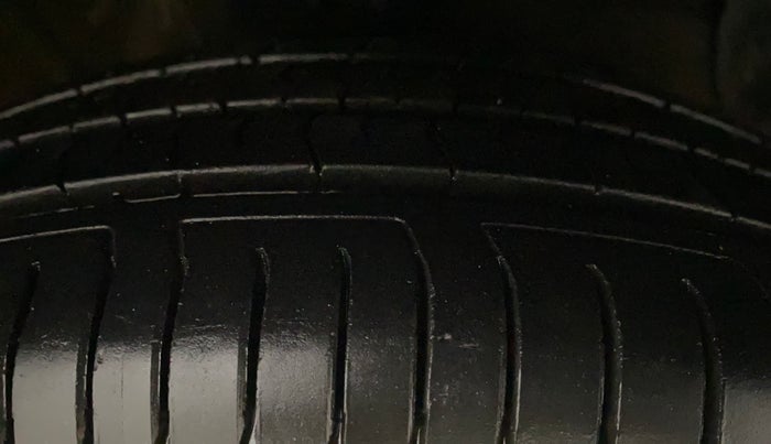 2020 Hyundai GRAND I10 NIOS SPORTZ AMT 1.2 KAPPA VTVT, Petrol, Automatic, 70,161 km, Right Front Tyre Tread