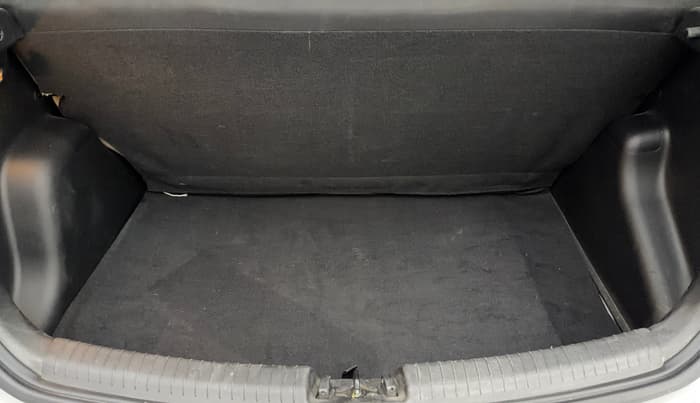 2015 Hyundai Grand i10 SPORTZ 1.2 KAPPA VTVT, Petrol, Manual, 67,049 km, Boot Inside
