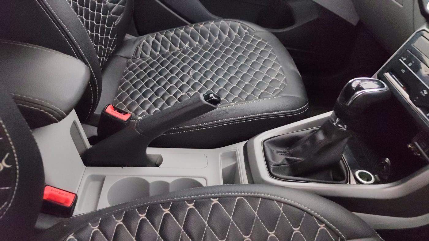 2021 Skoda KUSHAQ AMBITION 1.0L TSI AT, Petrol, Automatic, 56,814 km, Gear Lever