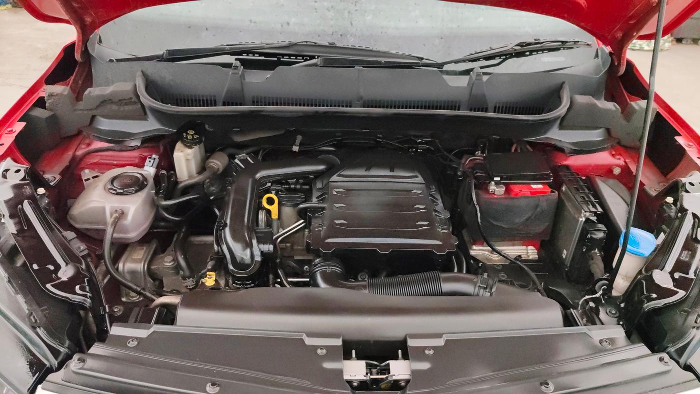 2021 Skoda KUSHAQ AMBITION 1.0L TSI AT, Petrol, Automatic, 56,814 km, Engine View