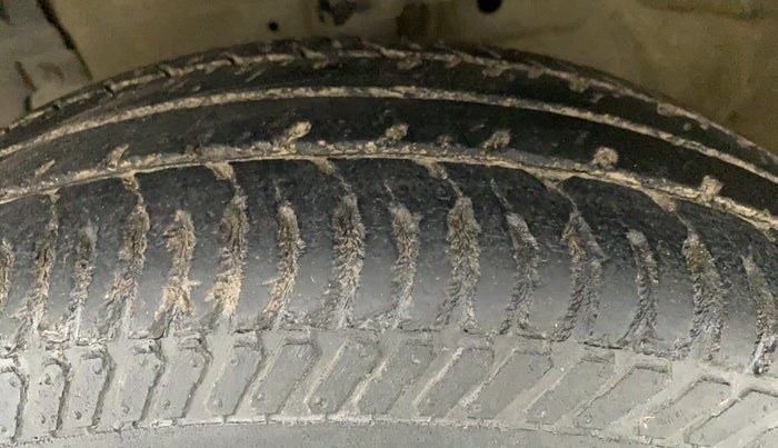 2014 Maruti Swift Dzire VXI, Petrol, Manual, 37,887 km, Left Front Tyre Tread