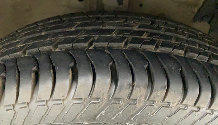 2014 Maruti Swift Dzire VXI, Petrol, Manual, 37,887 km, Right Front Tyre Tread
