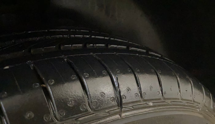 2016 Hyundai Creta  SX 1.6 Petrol , Petrol, Manual, 72,660 km, Right Rear Tyre Tread