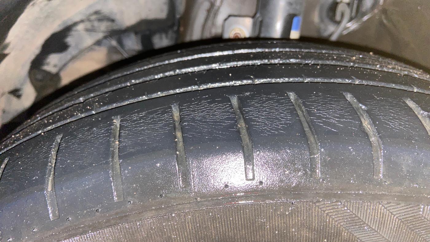 2023 Maruti Baleno ZETA PETROL 1.2, Petrol, Manual, 26,701 km, Left Front Tyre Tread