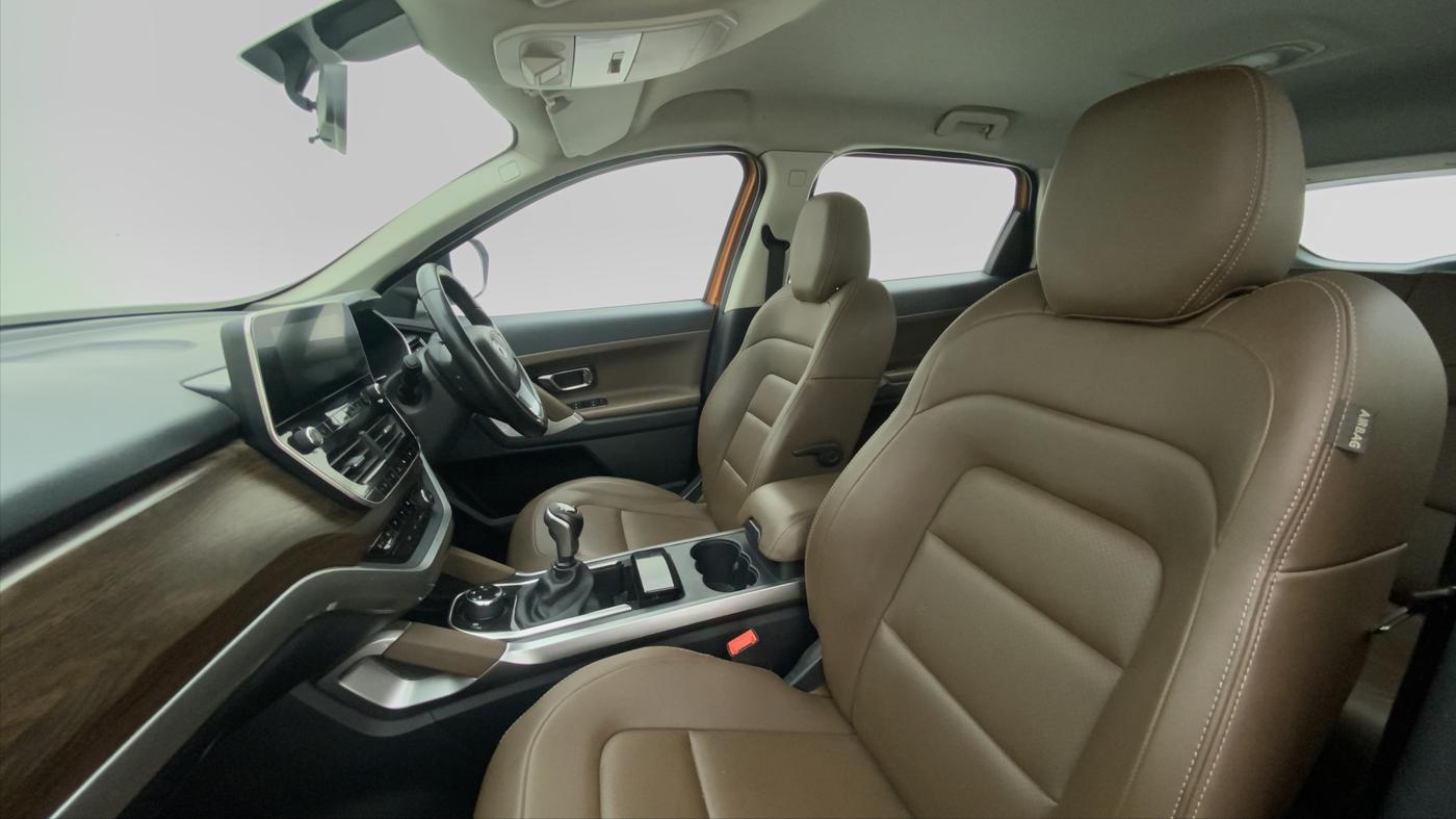 2019 Tata Harrier XZ 2.0L Kryotec, Diesel, Manual, 35,759 km, Right Side Front Door Cabin