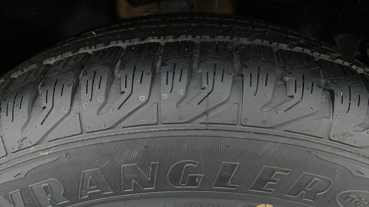 2019 Tata Harrier XZ 2.0L Kryotec, Diesel, Manual, 35,759 km, Right Front Tyre Tread