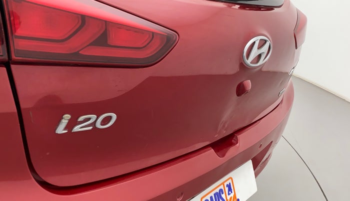 2014 Hyundai Elite i20 ASTA 1.2, CNG, Manual, 1,07,819 km, Dicky (Boot door) - Slightly dented