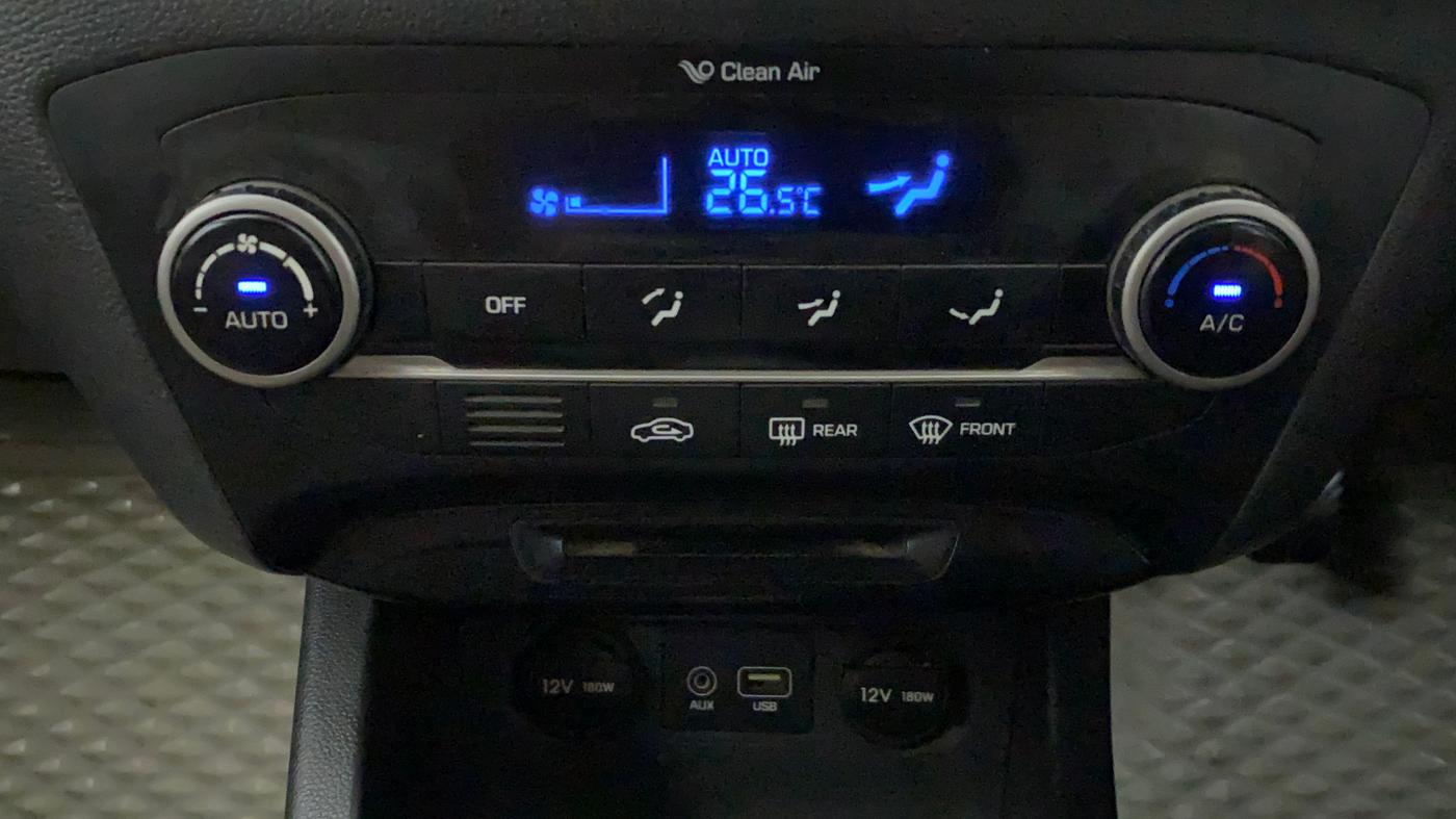 2014 Hyundai Elite i20 ASTA 1.2, CNG, Manual, 1,07,819 km, Automatic Climate Control