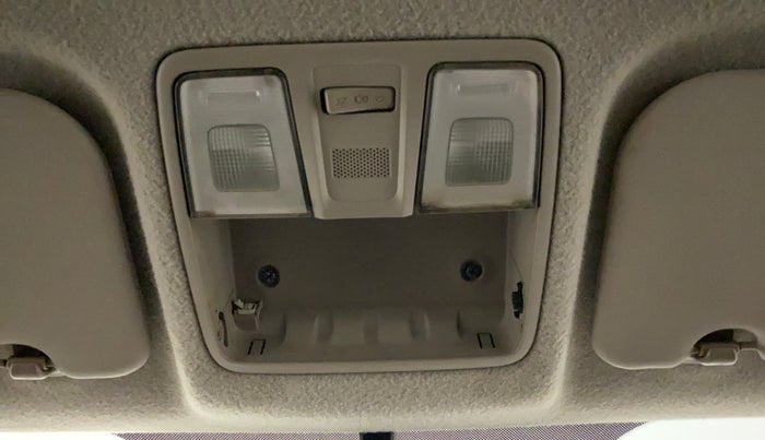 2014 Hyundai Elite i20 ASTA 1.2, CNG, Manual, 1,07,819 km, Ceiling - Sun Glass Holder not working