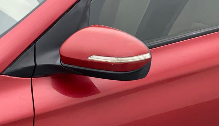 2014 Hyundai Elite i20 ASTA 1.2, CNG, Manual, 1,07,819 km, Left rear-view mirror - Indicator light has minor damage