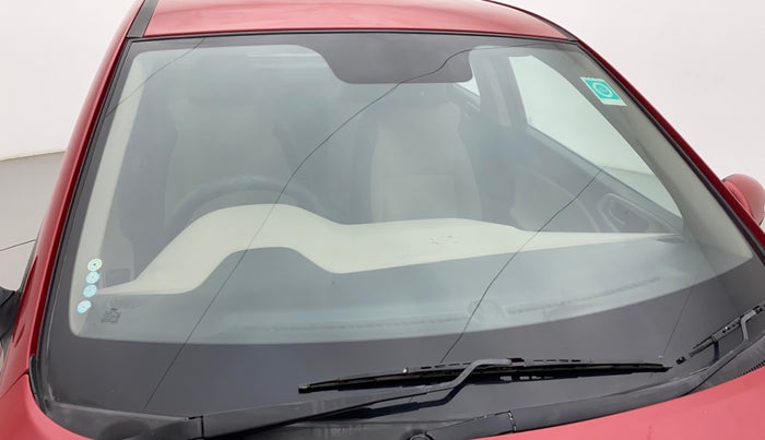 2014 Hyundai Elite i20 ASTA 1.2, CNG, Manual, 1,07,819 km, Front windshield - Minor spot on windshield