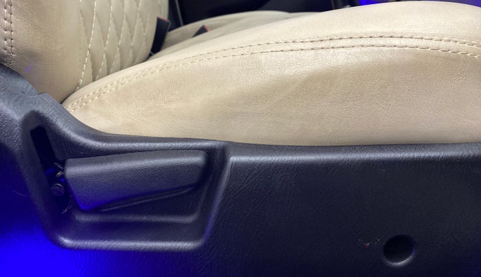 2022 Maruti Alto VXI, Petrol, Manual, 10,165 km, Driver Side Adjustment Panel