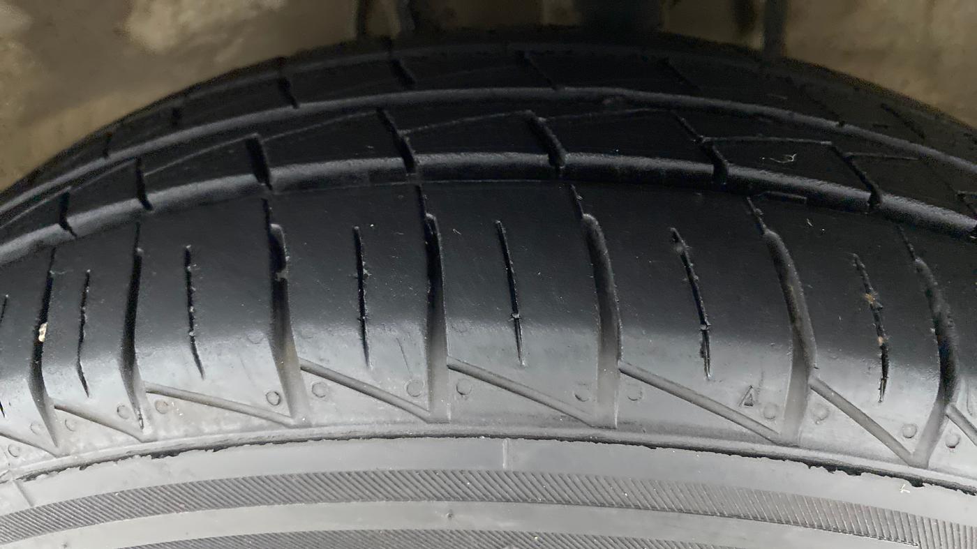 2022 Maruti Alto VXI, Petrol, Manual, 10,165 km, Left Front Tyre Tread