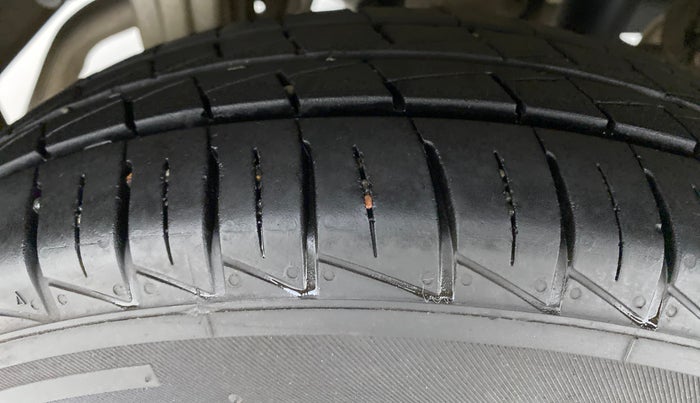 2022 Maruti Alto VXI, Petrol, Manual, 10,165 km, Right Rear Tyre Tread