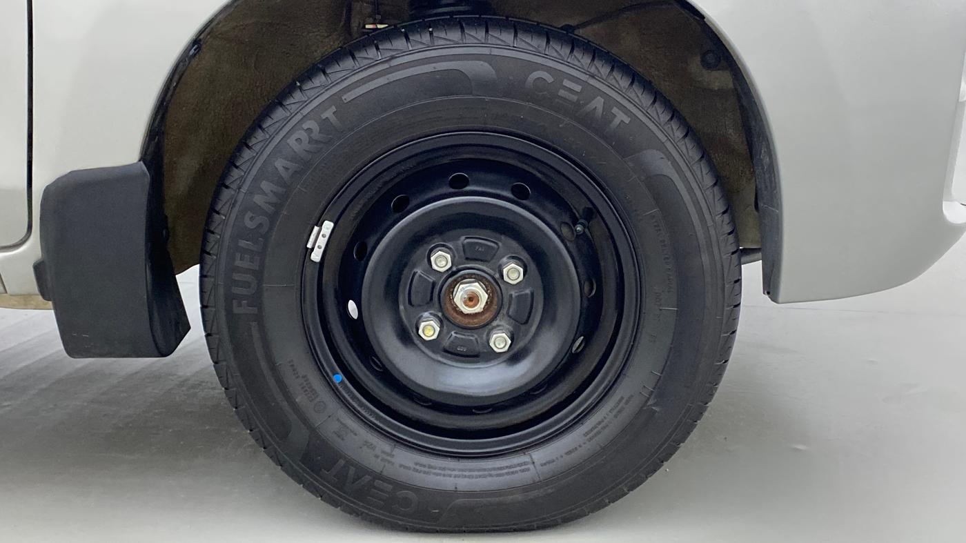 2022 Maruti Alto VXI, Petrol, Manual, 10,165 km, Right Front Wheel