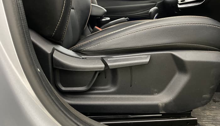 2021 Hyundai NEW I20 Asta 1.0 GDI Turbo IMT, Petrol, Manual, 12,694 km, Driver Side Adjustment Panel