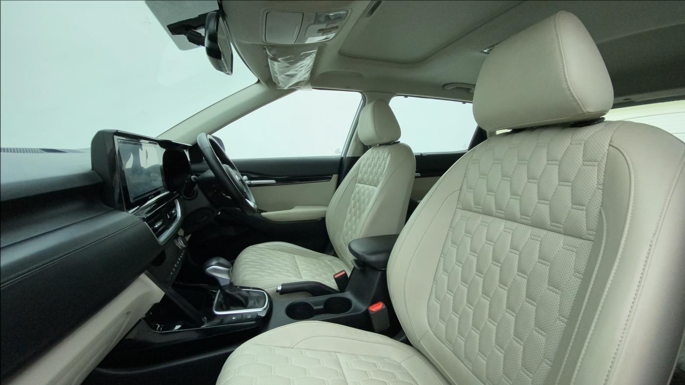2020 KIA SELTOS HTX PLUS AT1.5 DIESEL, Diesel, Automatic, 32,089 km, Right Side Front Door Cabin