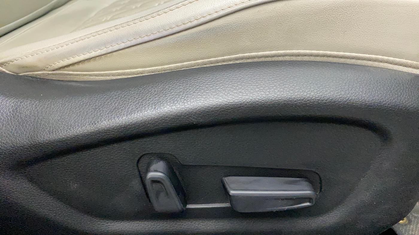 2020 KIA SELTOS HTX PLUS AT1.5 DIESEL, Diesel, Automatic, 32,089 km, Driver Side Adjustment Panel