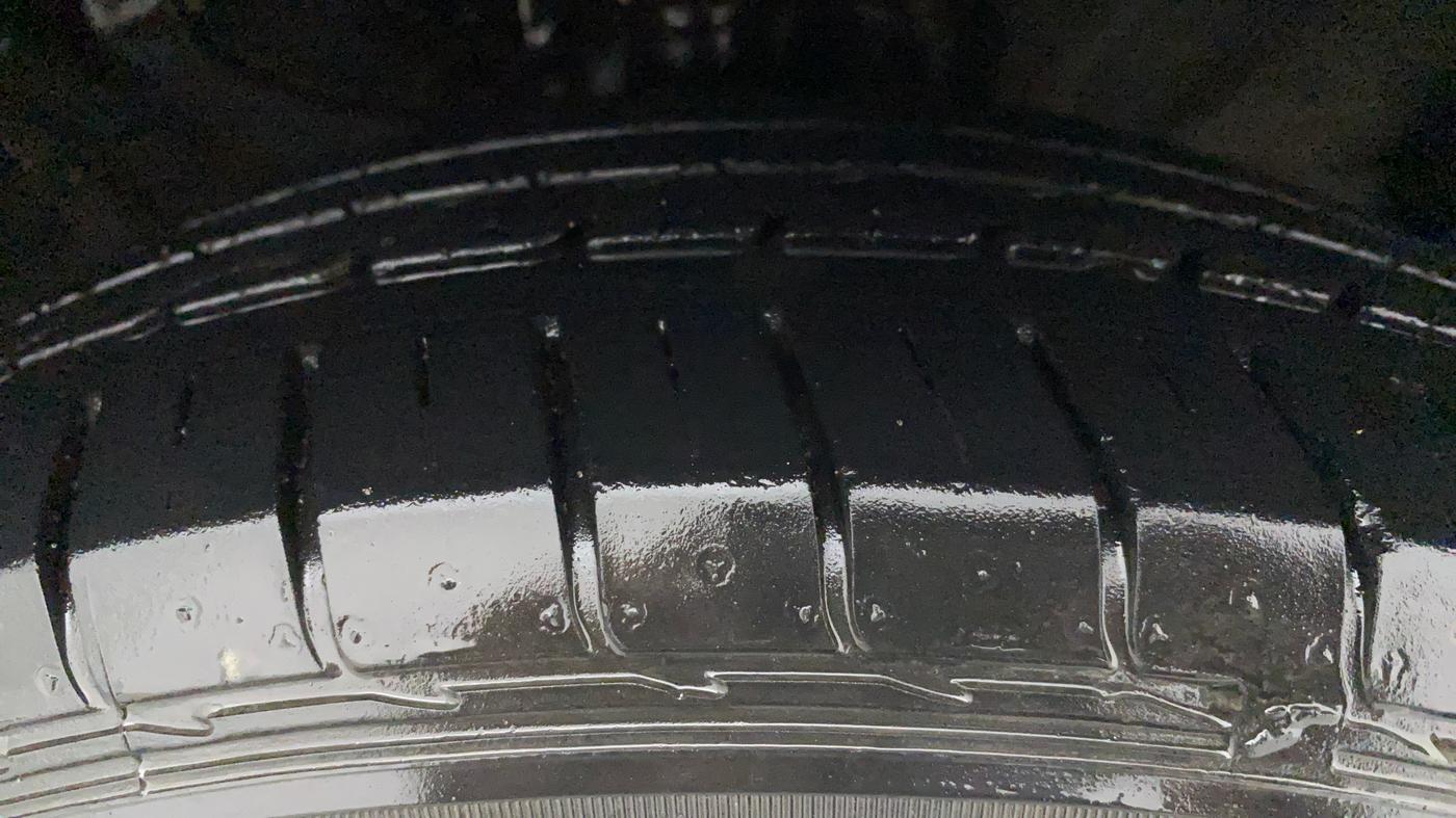 2020 KIA SELTOS HTX PLUS AT1.5 DIESEL, Diesel, Automatic, 32,089 km, Right Front Tyre Tread