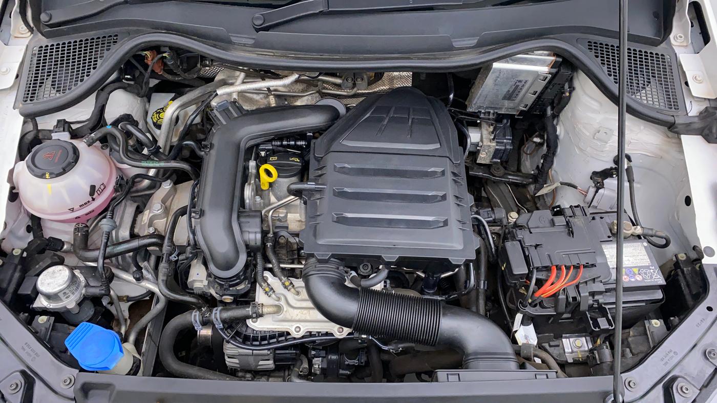 2020 Volkswagen Polo HIGHLINE PLUS 1.0 TSI, Petrol, Manual, 9,038 km, Engine Bonet View