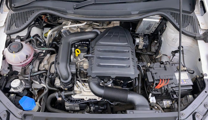 2020 Volkswagen Polo HIGHLINE PLUS 1.0 TSI, Petrol, Manual, 9,038 km, Engine Bonet View