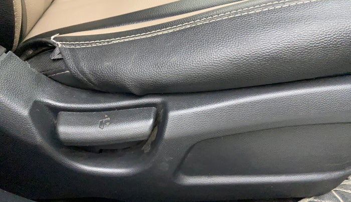 2018 Hyundai Elite i20 MAGNA EXECUTIVE CVT, Petrol, Automatic, 65,118 km, Driver Side Adjustment Panel